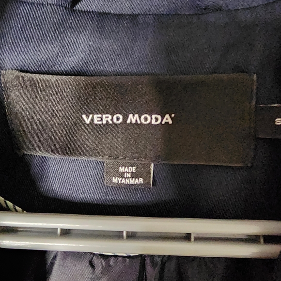 NWT trench coat, dark navy blue, Vero Moda, size small - Picture 4 of 7